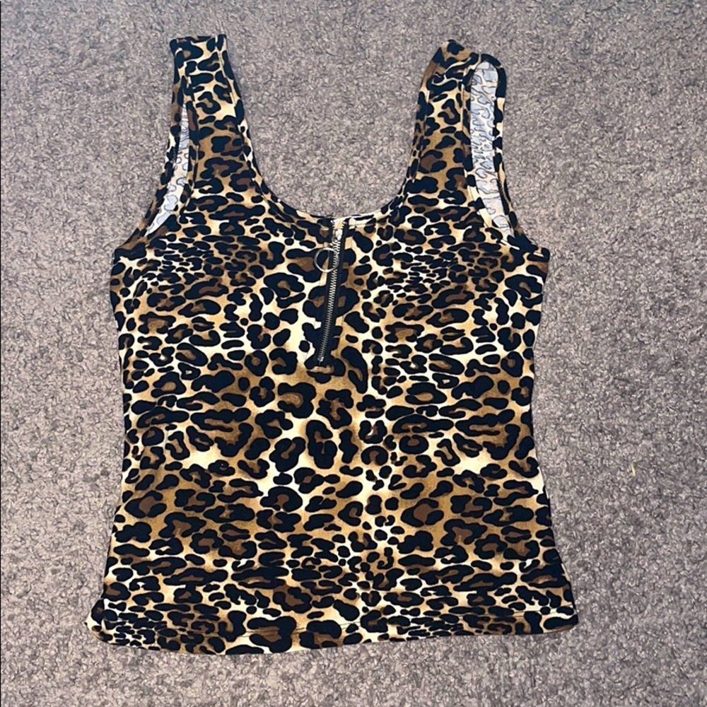 leopard crop top